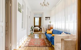 Nazy'S Guest House